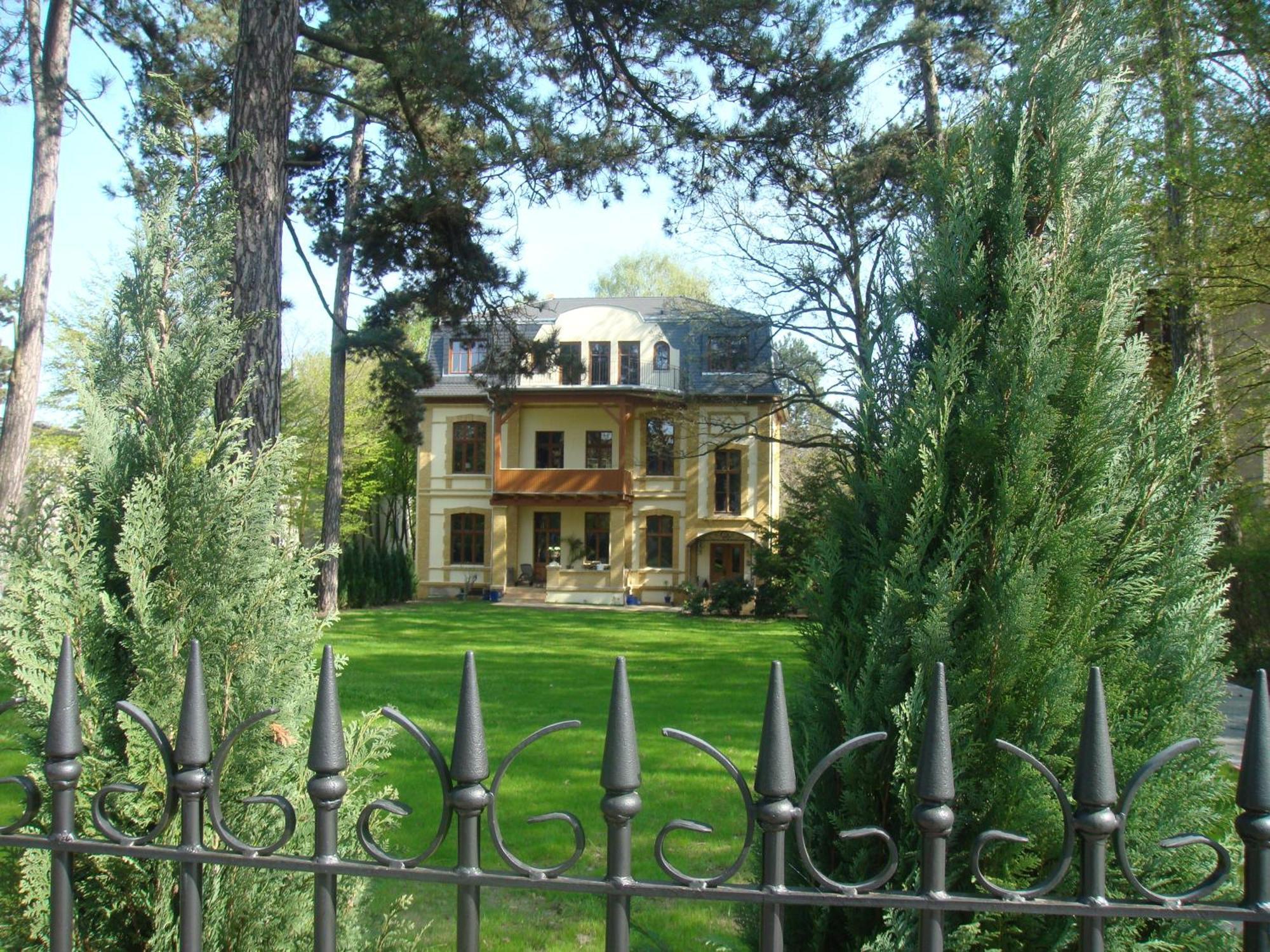 Residenz Villa Kult Берлин Екстериор снимка